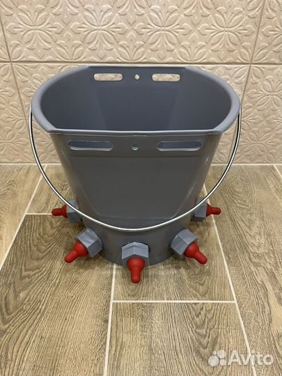 Ведро для поения козлят 8 л