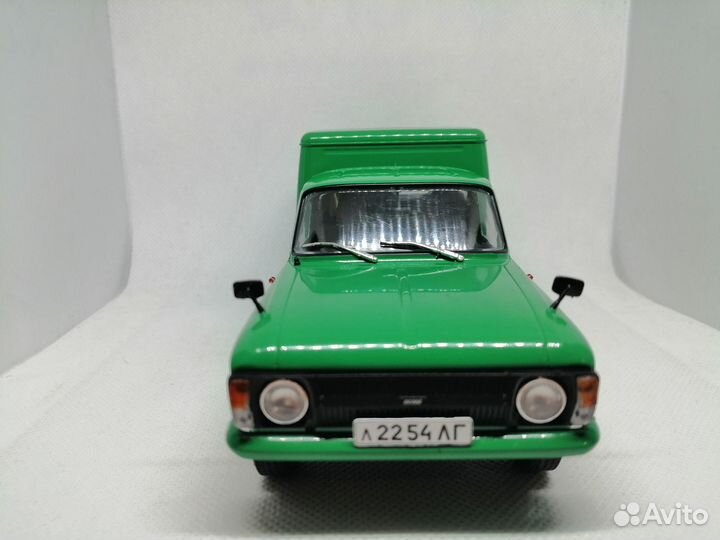 Модель иж-27156«Грузопассажирский» в масштабе 1:24