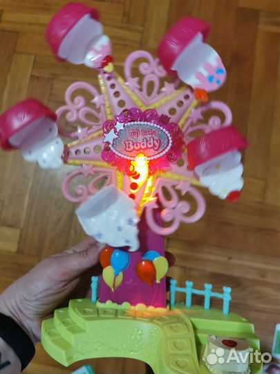 Домик кукольный и карусель для кукол