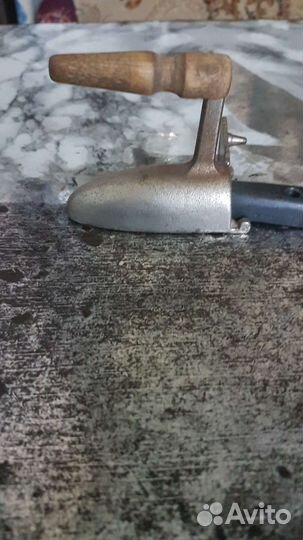 Утюг старинный