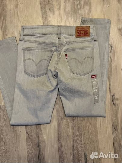 Джинсы levis