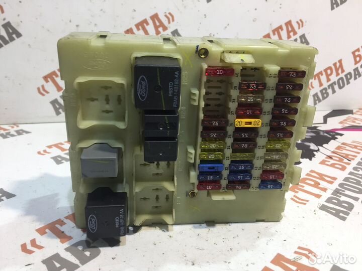 Форд Фокус Блок предохранителей