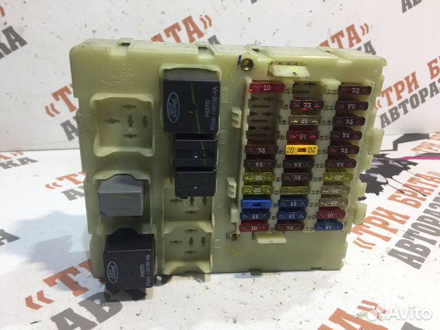 Форд Фокус Блок предохранителей