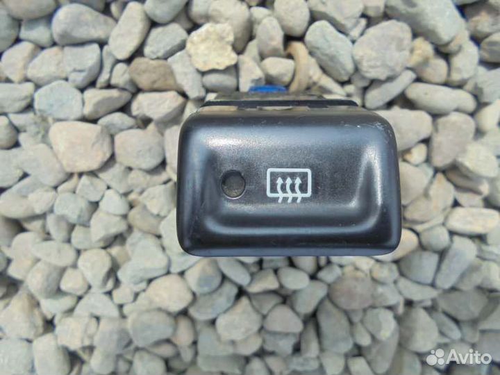 Кнопка обогрева заднего стекла Nissan Cefiro A32