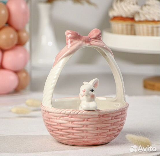 Конфетница с кроликом