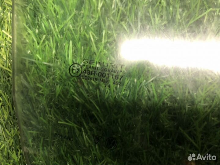 Стекло передней правой двери Volkswagen Touareg