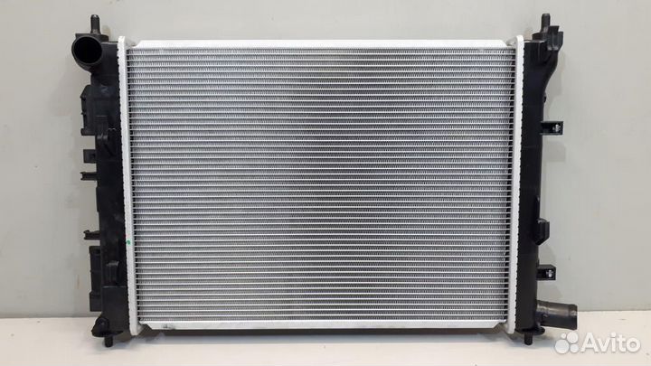 Радиатор охлаждения двигателя hyundai solaris 2
