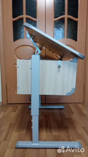 Растущий стол парта