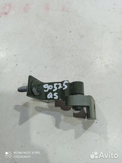 Петля двери(задняя правая нижняя)