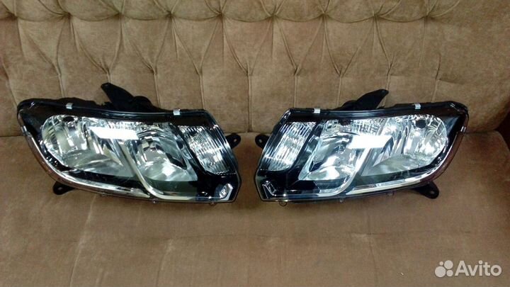 Фара правая левая Рено Логан 2 с 2014 г. в