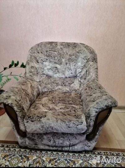 Диван и кресло бу