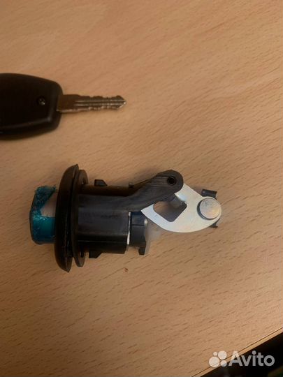 Замок багажника Renault Logan Sandero Duster Dacia