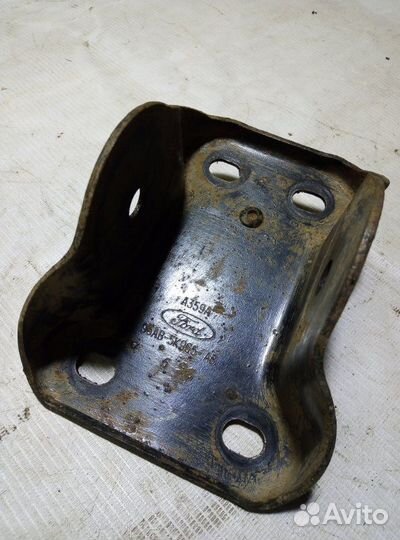 Кронштейн задней балки Форд Эскорд универсал 1