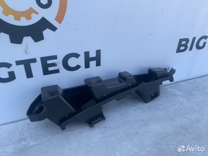 Кронштейн бампера Mercedes W205 A2058800603