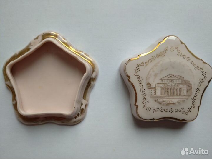 Пудреницу продам