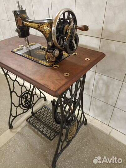 Швейная машина Singer