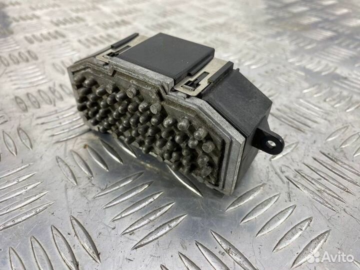 Резистор отопителя (печки) Volkswagen Tiguan 5N1