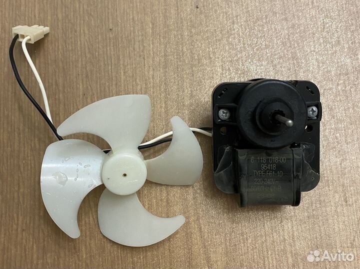 Запчасти для холодильника Liebherr CN 40560