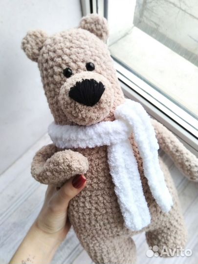Вязаный медведь ручной работы