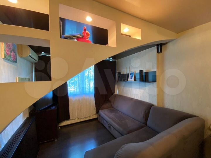 2-к. квартира, 56 м², 2/5 эт.