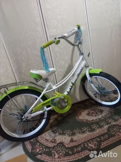 Велосипед для девочки Forward с боковыми колесами