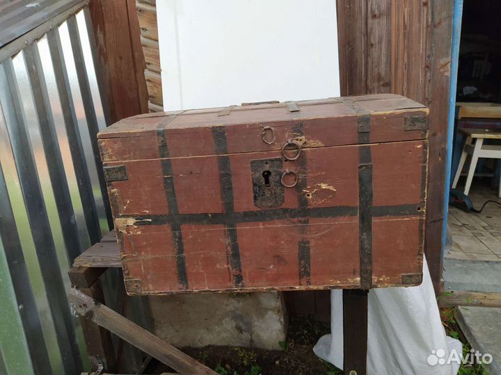 Сундук деревянный старинный (более 100 лет)