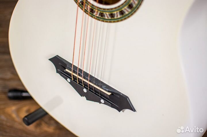 Акустическая гитара Belucci + Аксессуар