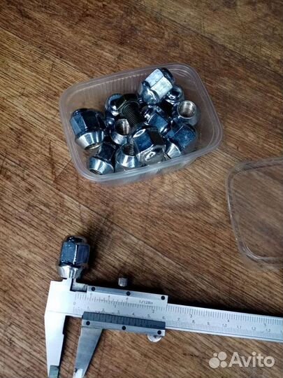 Колесные гайки