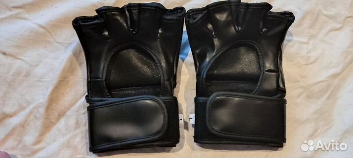 Спортивные перчатки