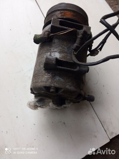 Компрессор кондиционера от Ауди а-8 д-2 4.2
