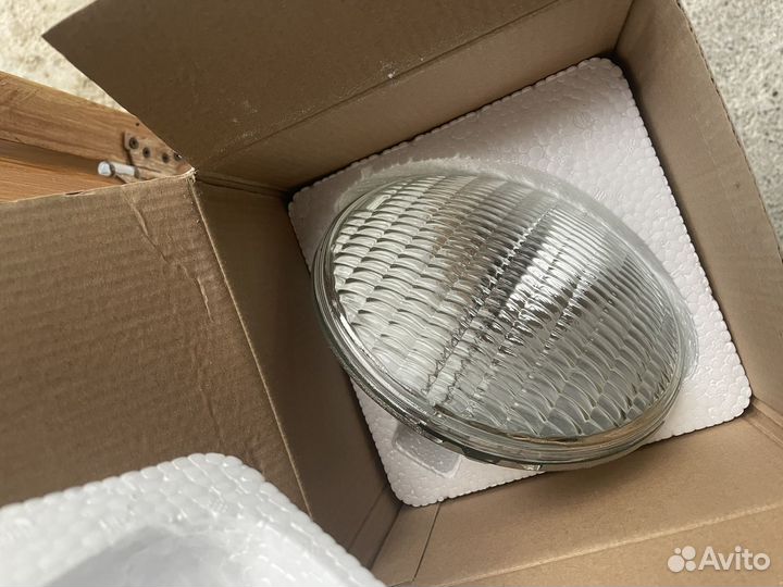 Лампа для бассейна