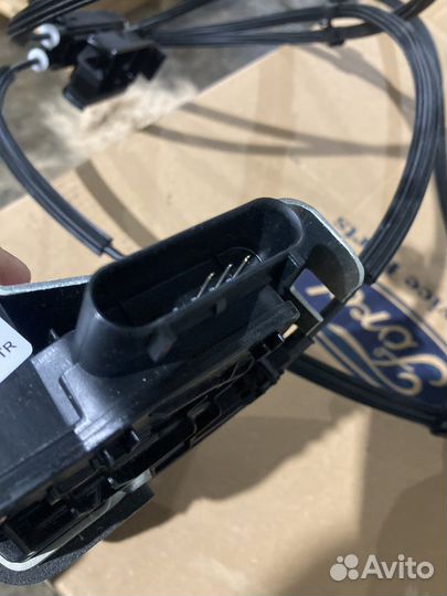 Замок сдвижной двери на Ford Transit C 2013+