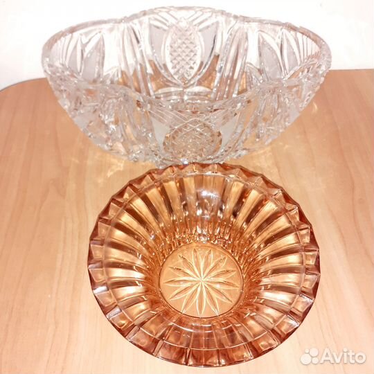 Вазы, бокалы, рюмки цветное стекло, хрусталь