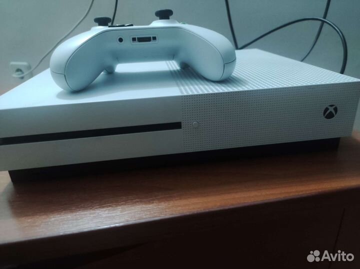 Xbox One s white 1 тб