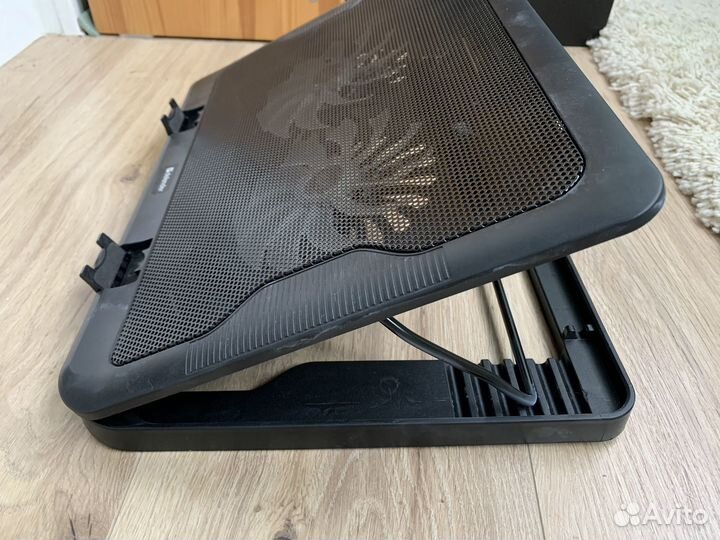 Охлаждающая подставка для ноутбука