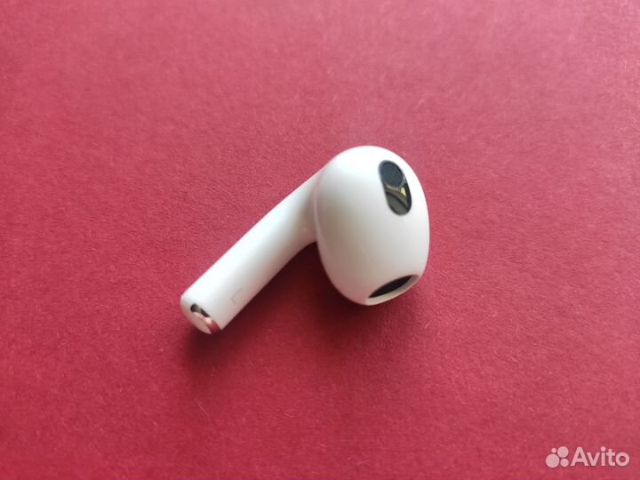 Левый наушник AirPods 3