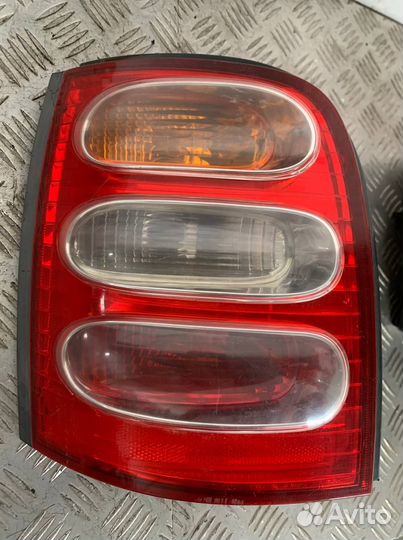 Фонарь задний правый Ниссан Марч К11