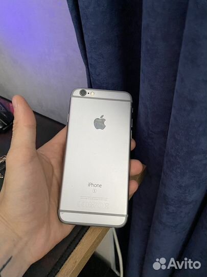 Телефон iPhone 6s