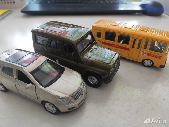 Машинки металлические пакетом