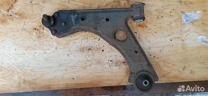 Рычаг передний левый Opel Corsa D 2006-2015