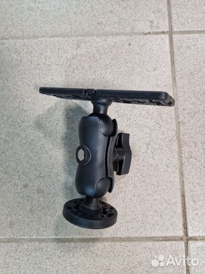 Держатель для экрана эхолота