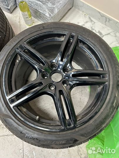 Шины и диски разноширокие Porsche Panamera r20