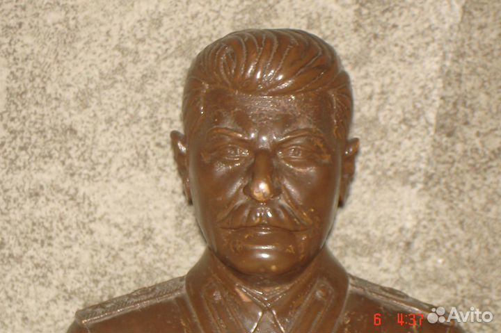 Сталин. Бюст