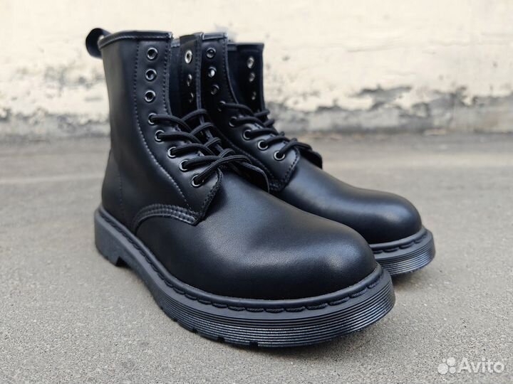Ботинки Dr. Martens 1460 Mono Softy, 42-45 размеры