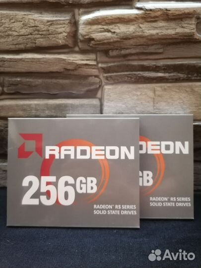 SSD накопитель AMD Radeon R5 2.5