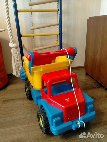 Игрушка грузовик