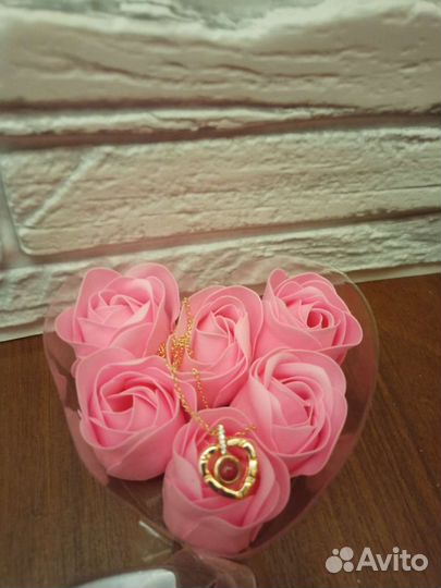 Мыльные розы сердце на 100 языках i love you