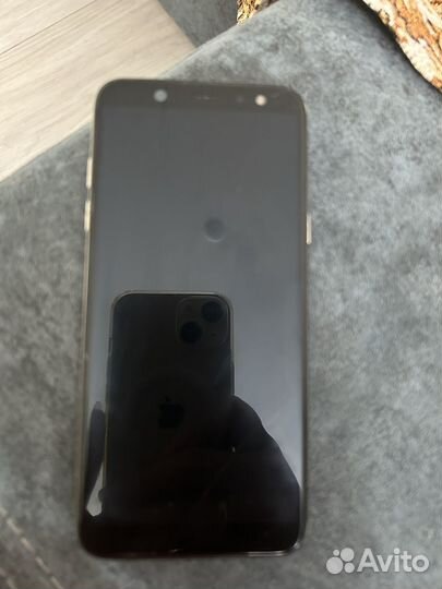 Samsung Galaxy A6, 4/32 ГБ