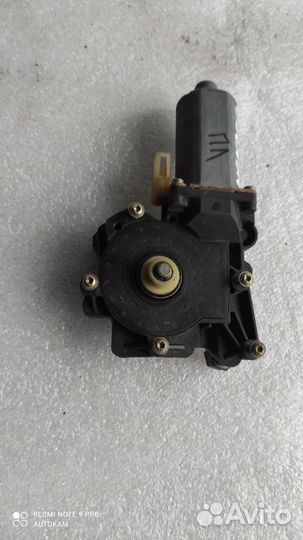 Моторчик стеклоп. передний левый Ford Mondeo 2