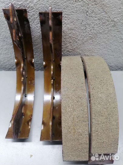 Продаю тормозные колодки сузуки лиана